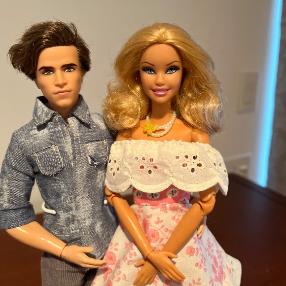 Barbie Doll 2009 Basics Collection 001, Model 06 - Picture 2 of 8